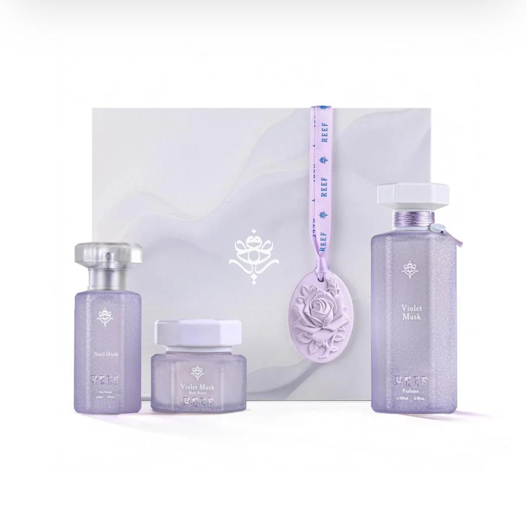 فيوليت مسك: ١٠٠مل عطر+٥٠مل عطر للشعر+٥٠غرام زبدة الجسم